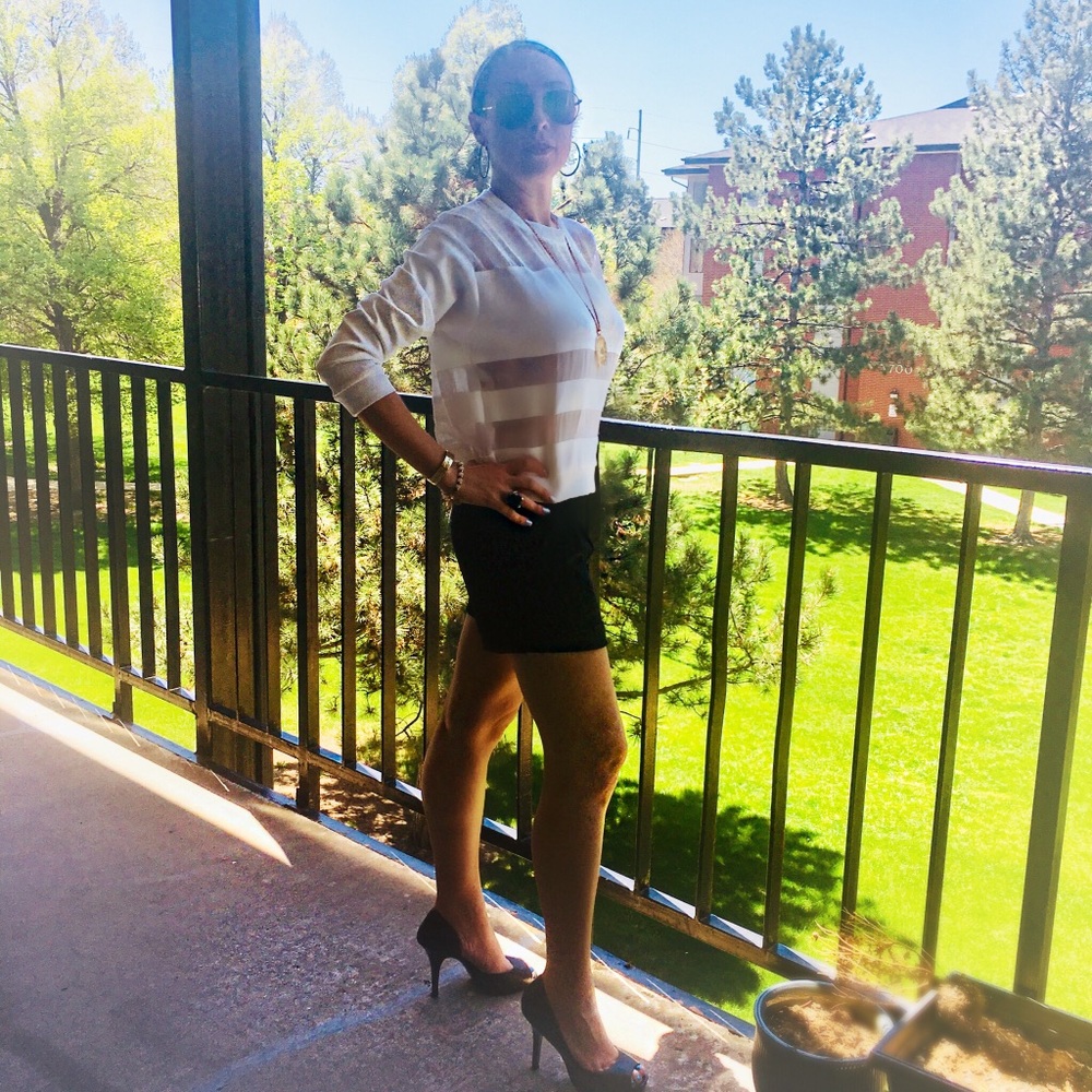 White Illusion Stripe Crop Long Sleeve Top - Picture 4 of 8